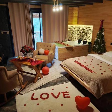 Emosh'un Tatil Koeyue Pansiyon